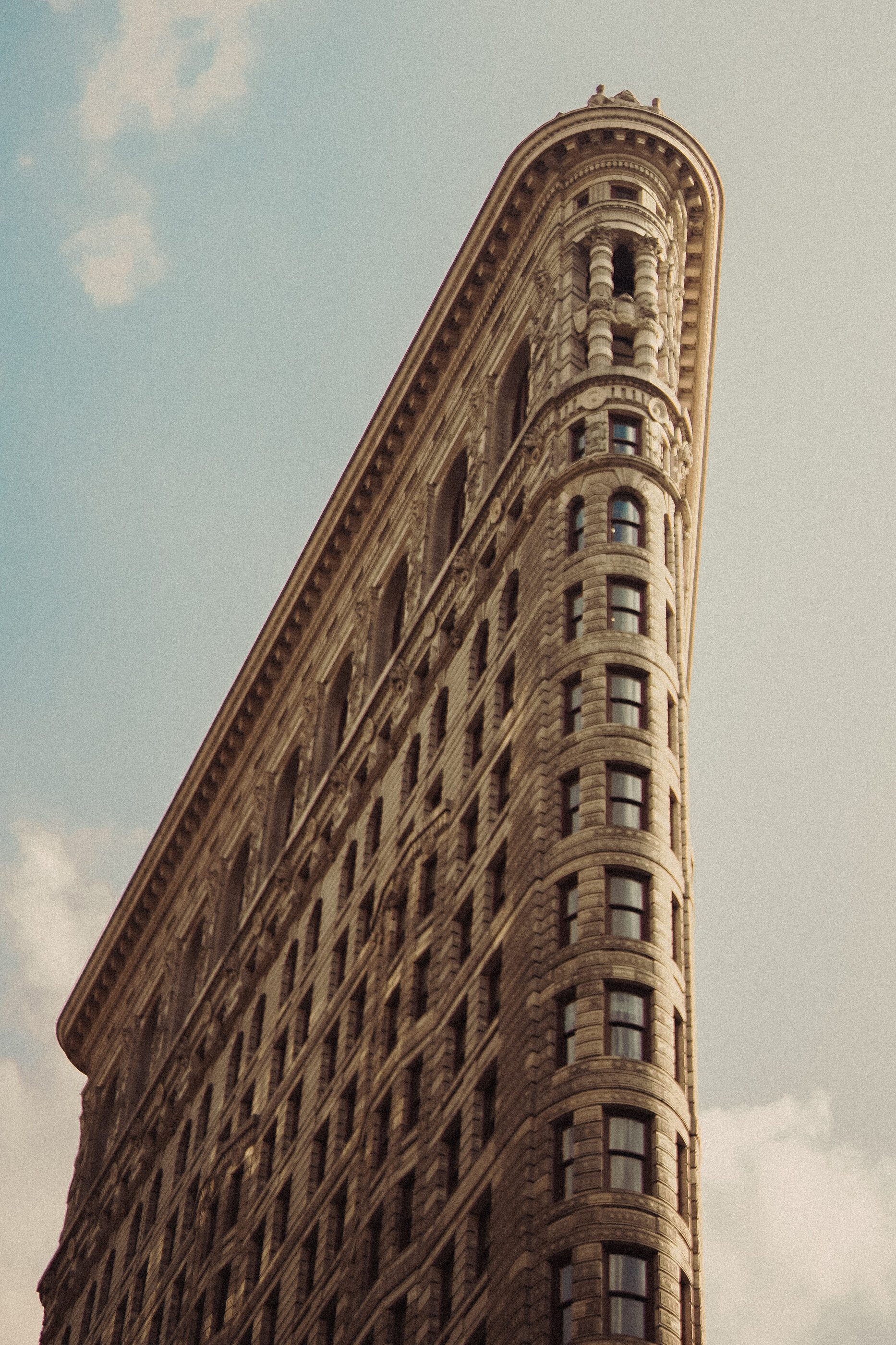 The Flatiron Building seen from below, New York